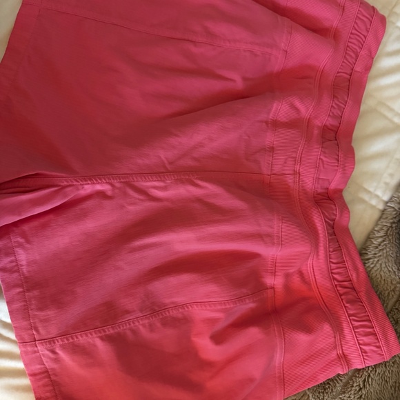 Lululemon Dance Studio High Rise shorts 3.5” size 12 - Picture 2 of 3